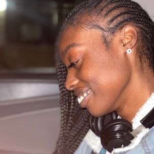 Meet your Posher, Claudia